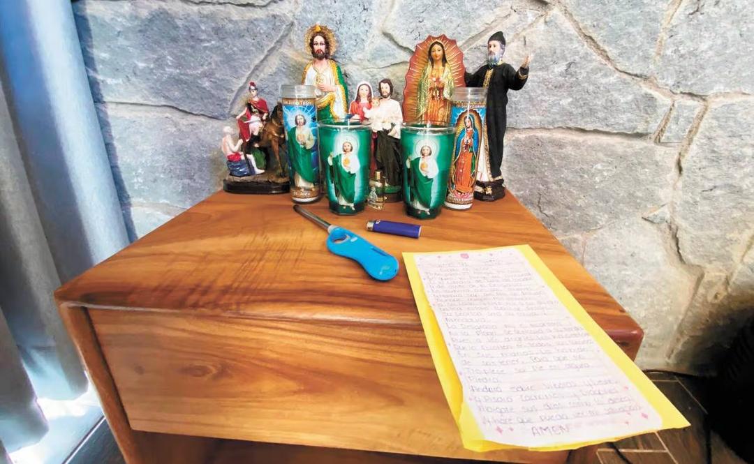 ‘El Mencho’:Objetos religiosos hallados en cabaña de Tapalpa