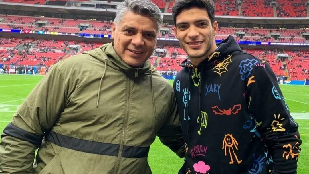 Raúl Jiménez: Fallece el papá del delantero mexicano