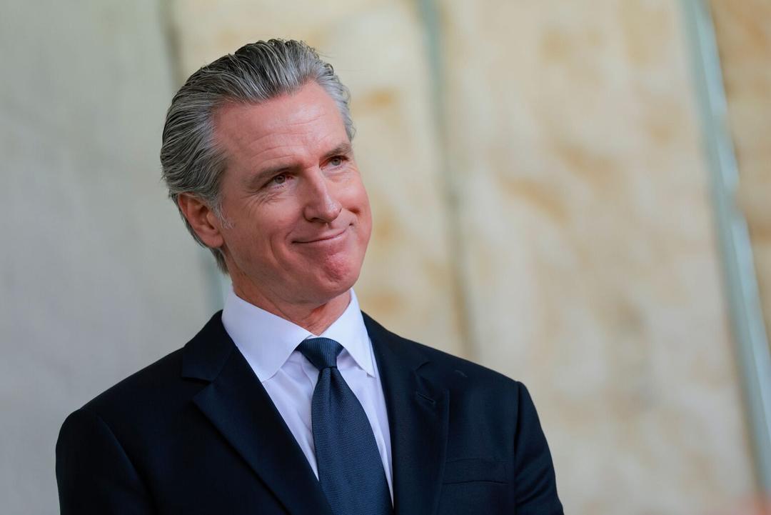 Gobernador de California no competiría con Harris en 2028