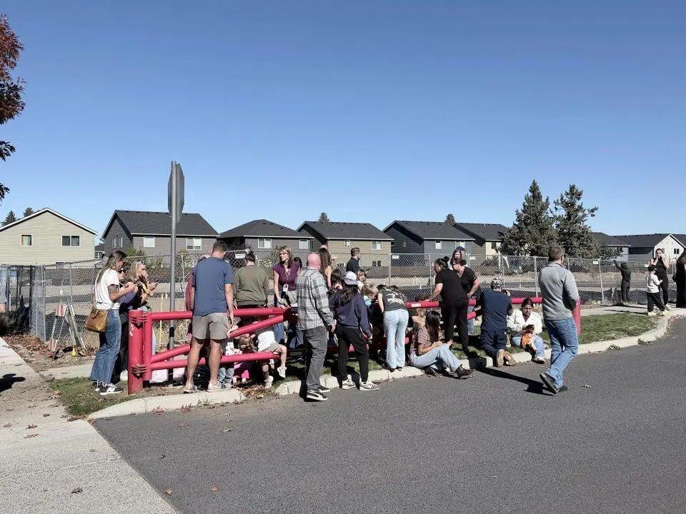 Tiroteo en Oregon: Mueren tres niños y un profesor en ataque escolar