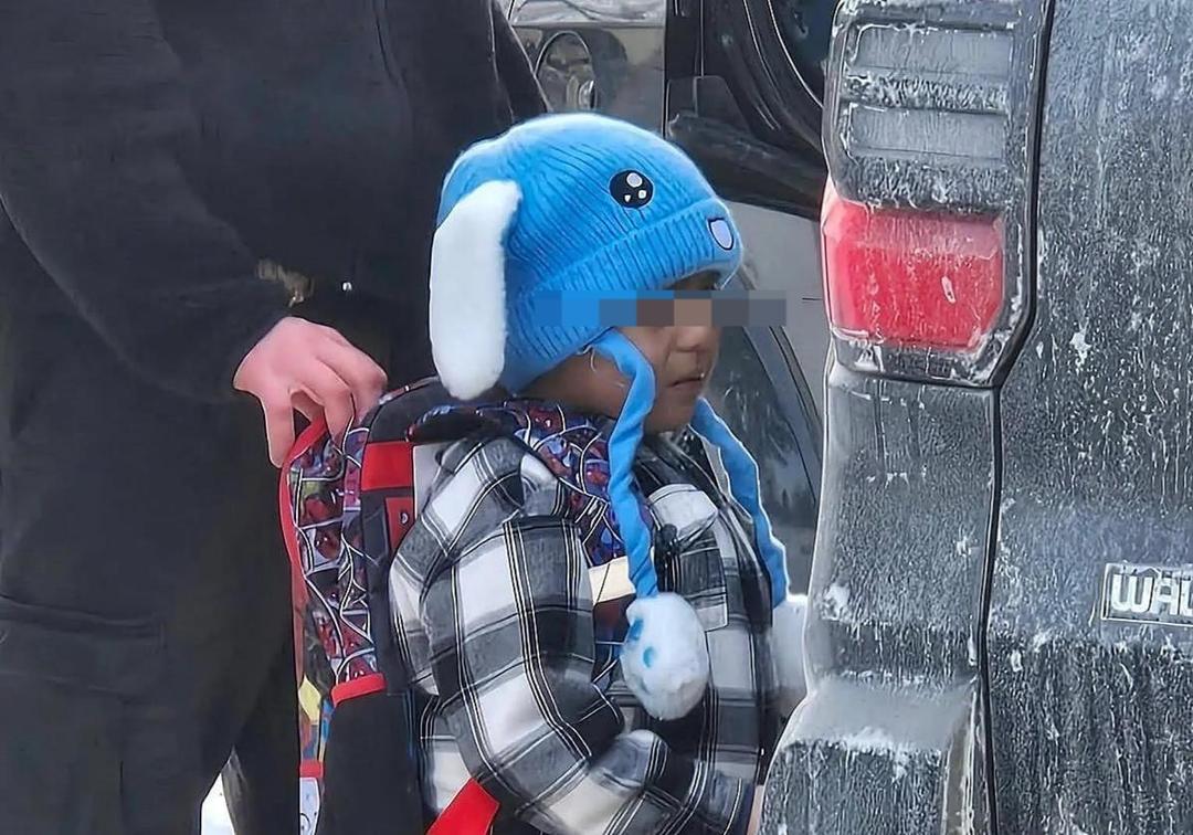 Minnesota: Juez bloquea deportación de niño de 5 años y su padre detenidos por iCE