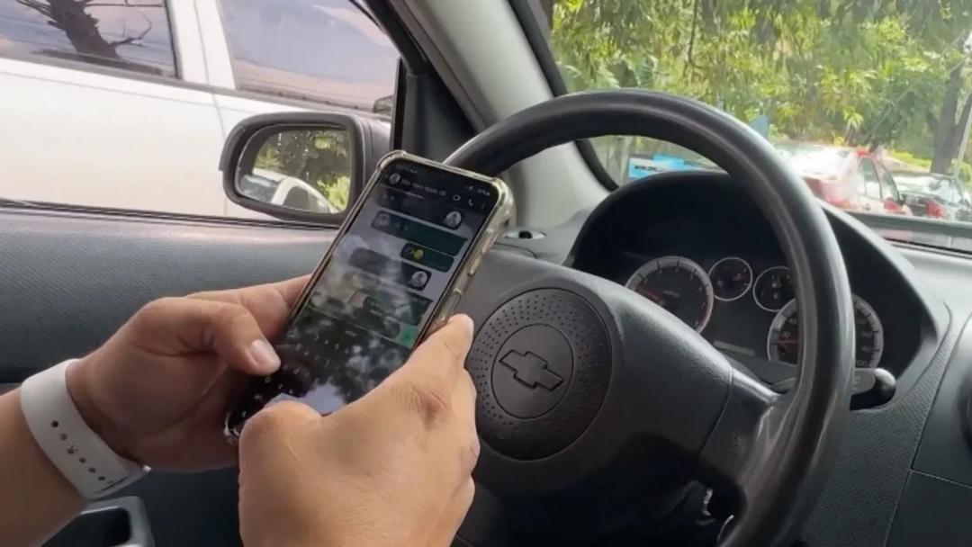 Multas en Guadalajara: ¿De cuánto es la sanción si manejas usando el celular?