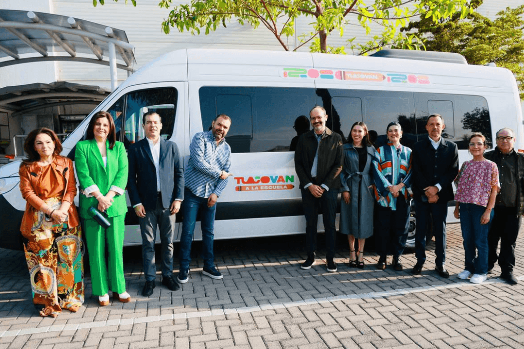TlajoVan: Presentan transporte escolar para reducir tráfico en López Mateos