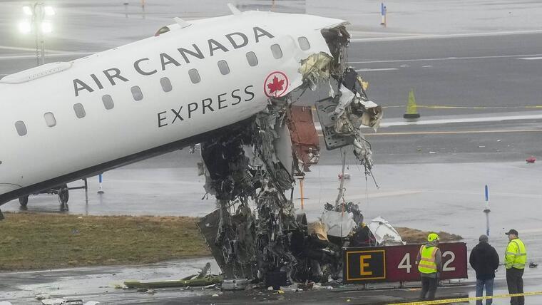 Nueva York: Camión de bomberos que se impactó con avión de Air Canada no tenía alerta