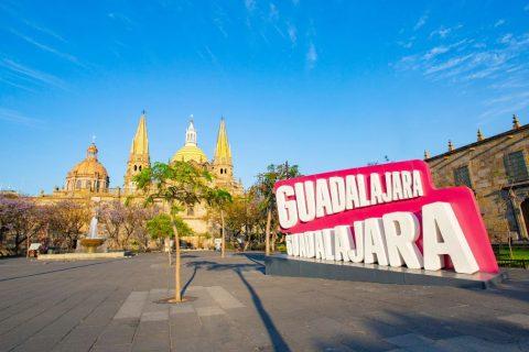 Ley de Turismo de Jalisco: Buscan proteger a menores en hospedajes por apps