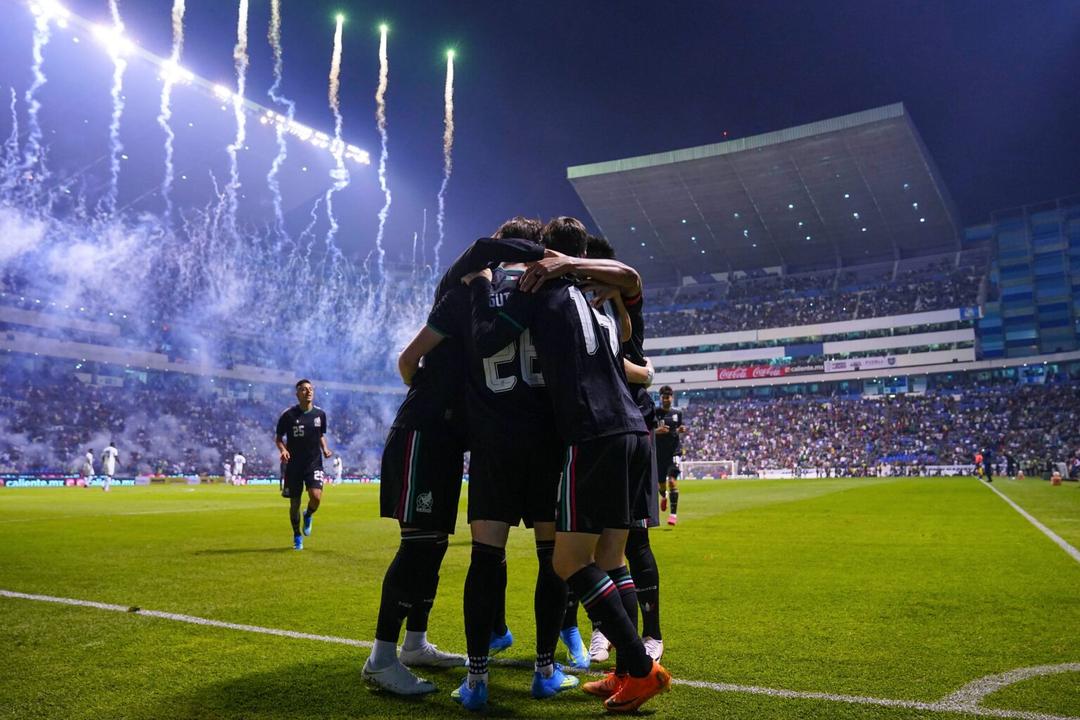 México venció 2-0 a Ghana en el Estadio Cuauhtémoc