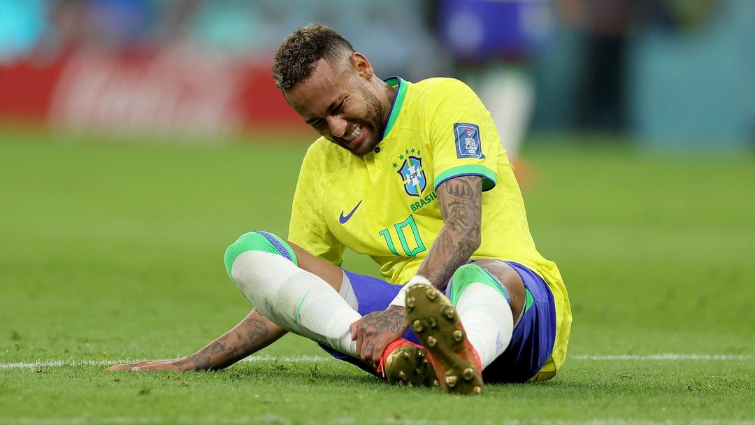 Neymar estaría en duda para el debut de Brasil en la Copa del Mundo por lesión
