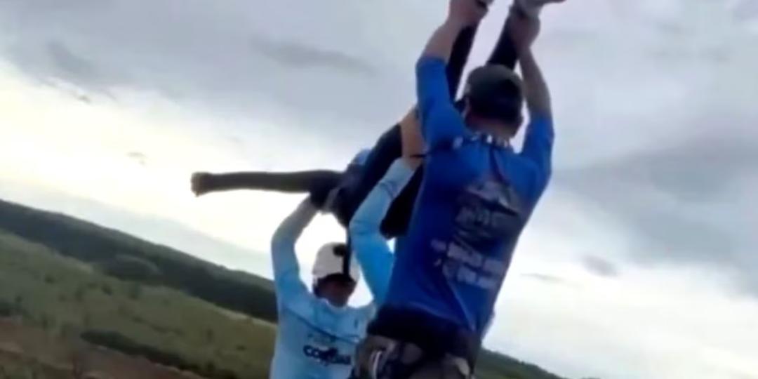 Brasil: Mujer muere tras salto sin cuerda de seguridad desde un puente