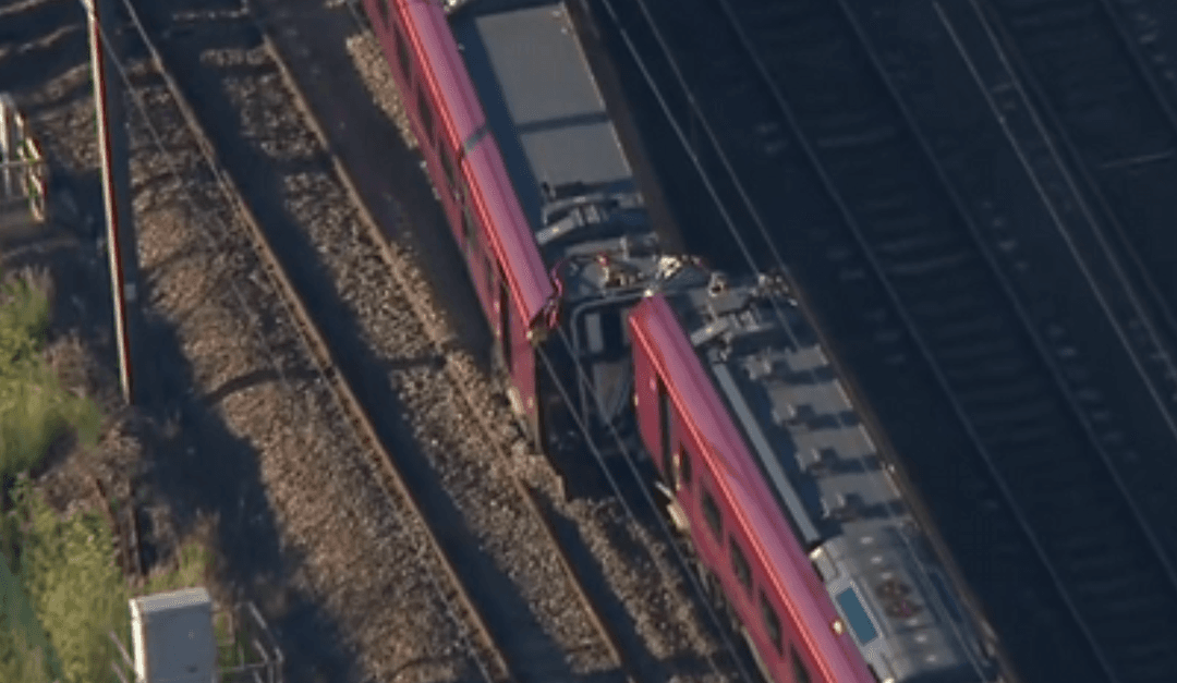 VIDEO: Un muerto y varios heridos tras colisión de trenes en Londres