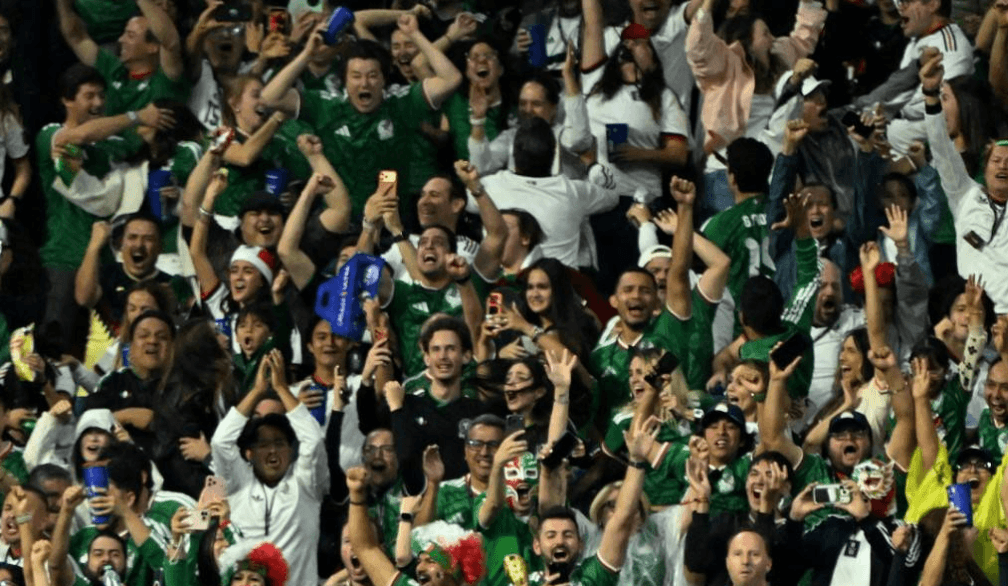 México golea 3-0 a Chequia y hace paso perfecto