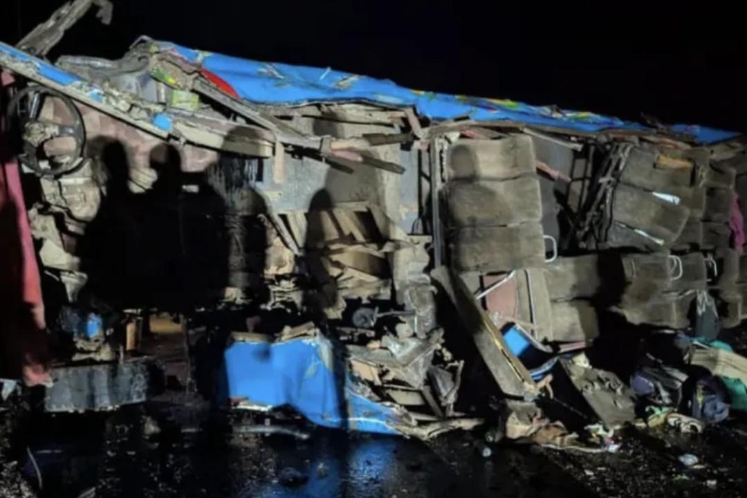 Uganda: Mueren 21 en accidente de autobús escolar