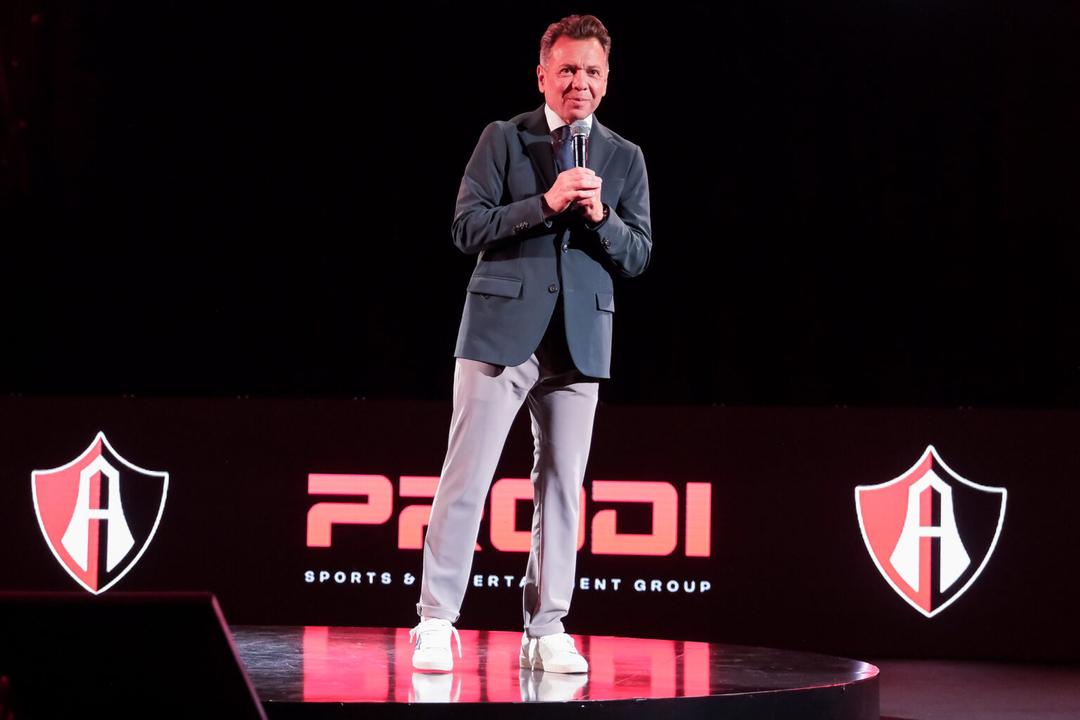 Lemus asiste a la presentación de Nueva Era de Atlas FC