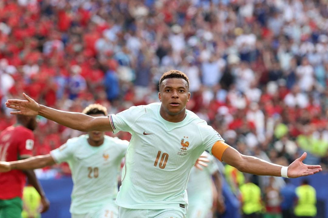 Francia vence 2-0 a Marruecos y se instala en semis