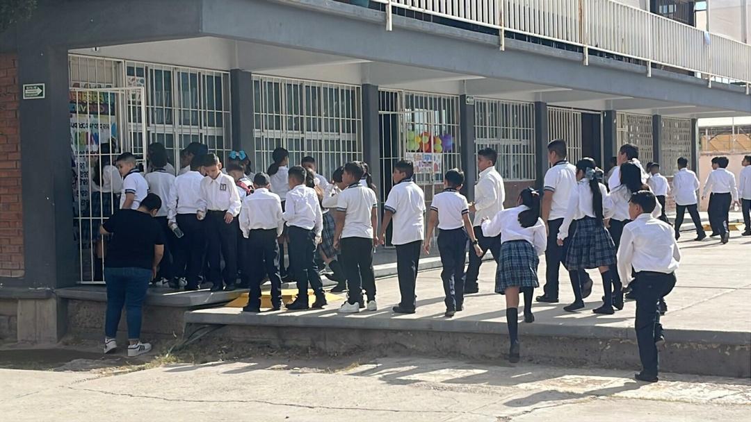 Ciclo escolar 2026-2027: Estos son todos los días festivos, puentes y descansos
