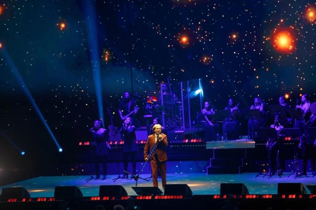Cristian Castro conquista Guadalajara entre éxitos, homenajes y sorpresas