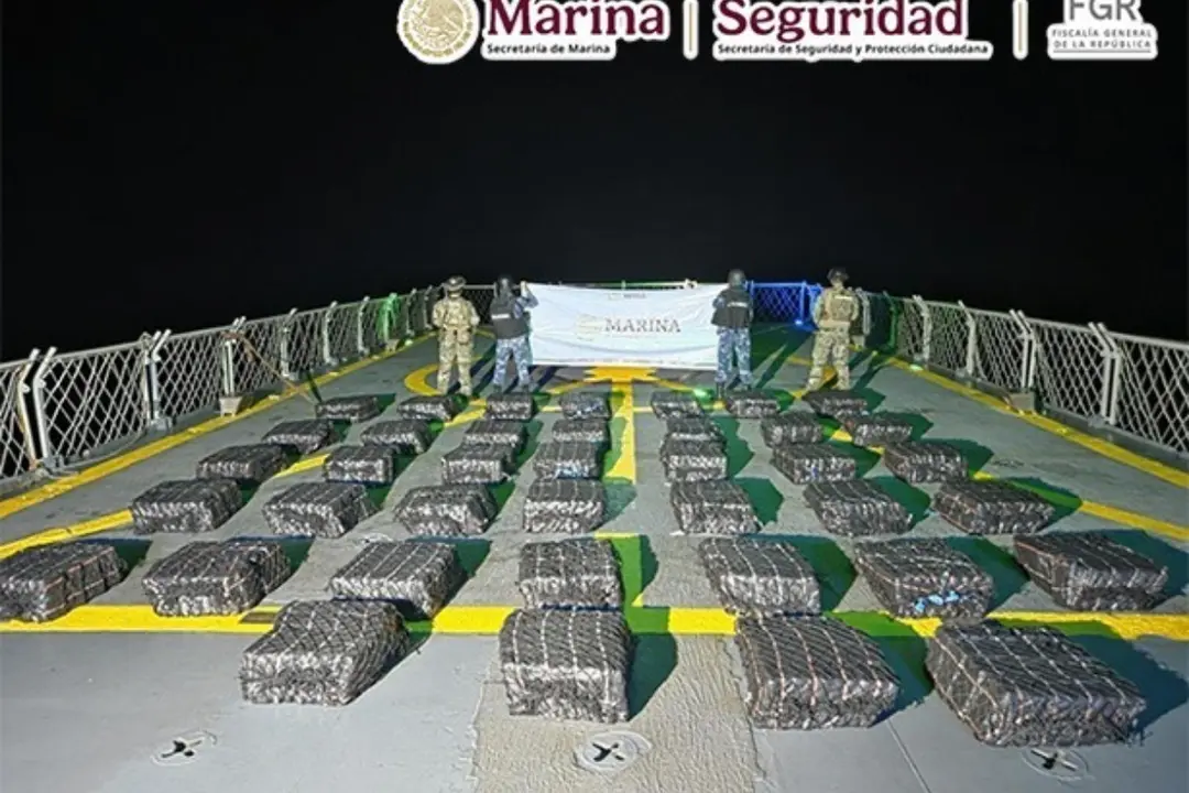 Semar asegura embarcación con más de una tonelada de cocaína; hay seis detenidos