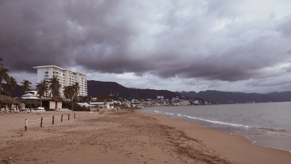 Alertan por tormentas severas frente a las costas de Vallarta y Cabo Corrientes