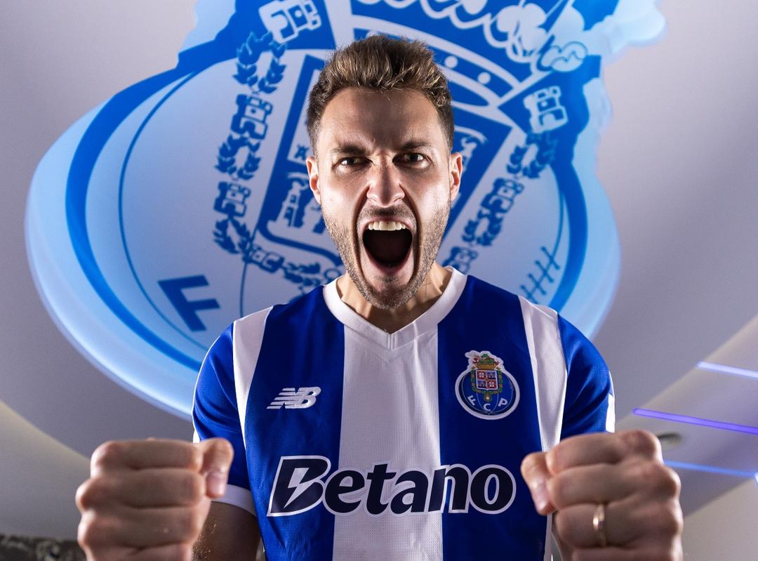 Santiago Giménez es nuevo jugador del Porto