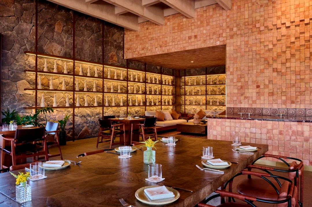 Tequila Clase Azul da la bienvenida a OYA, lanzando la edición limitada Pink