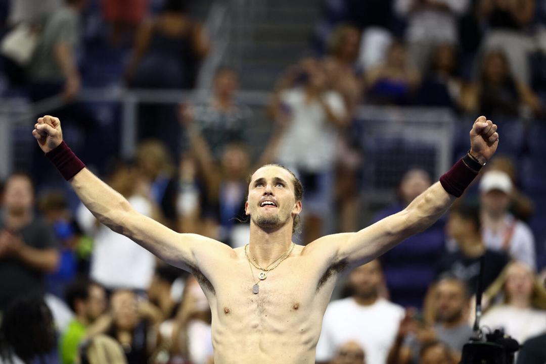 Zverev sufre para vencer al francés Quentin Halys y avanza en el US Open