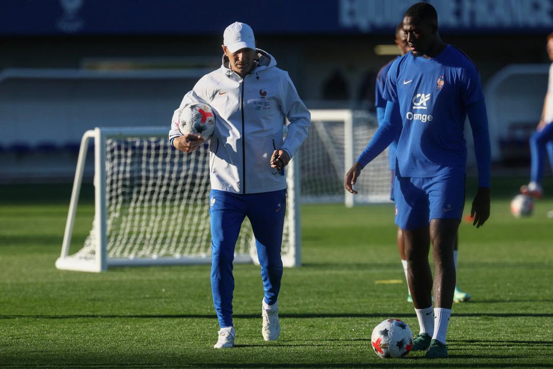 Ibrahima Konaté abandona la concentración francesa por lesión