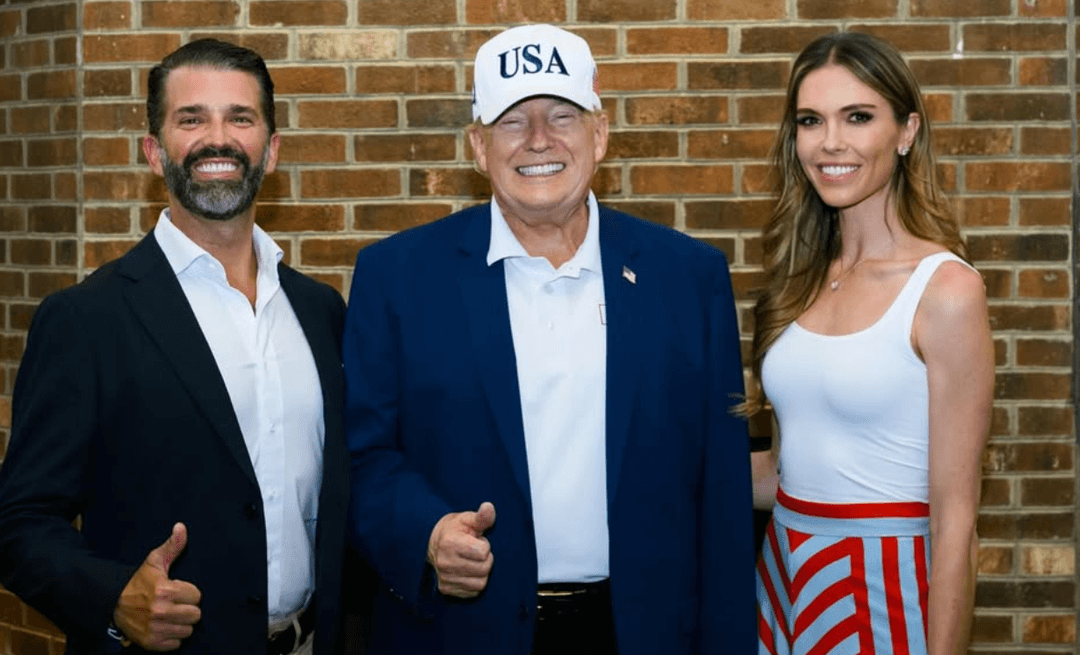 Trump señala que su hijo devolvió el dinero al ruso que financió la fiesta de su boda