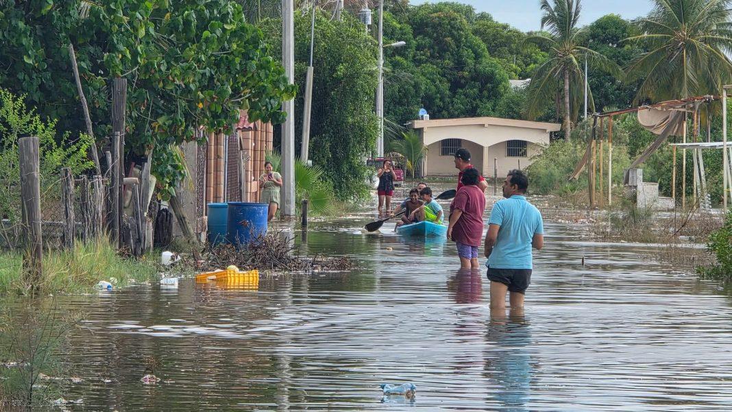 Navolato: Huracán Polo causa marea alta e inundaciones en Altata