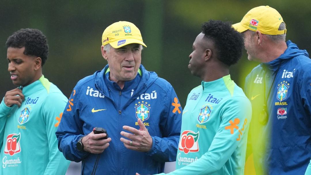 Ancelotti elogia a Vinicius tras duro comienzo de la temporada