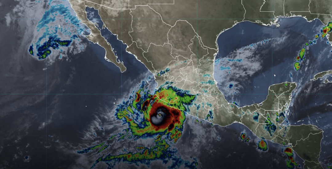 Huracán Simón se intensifica a categoría 4 en el Pacífico
