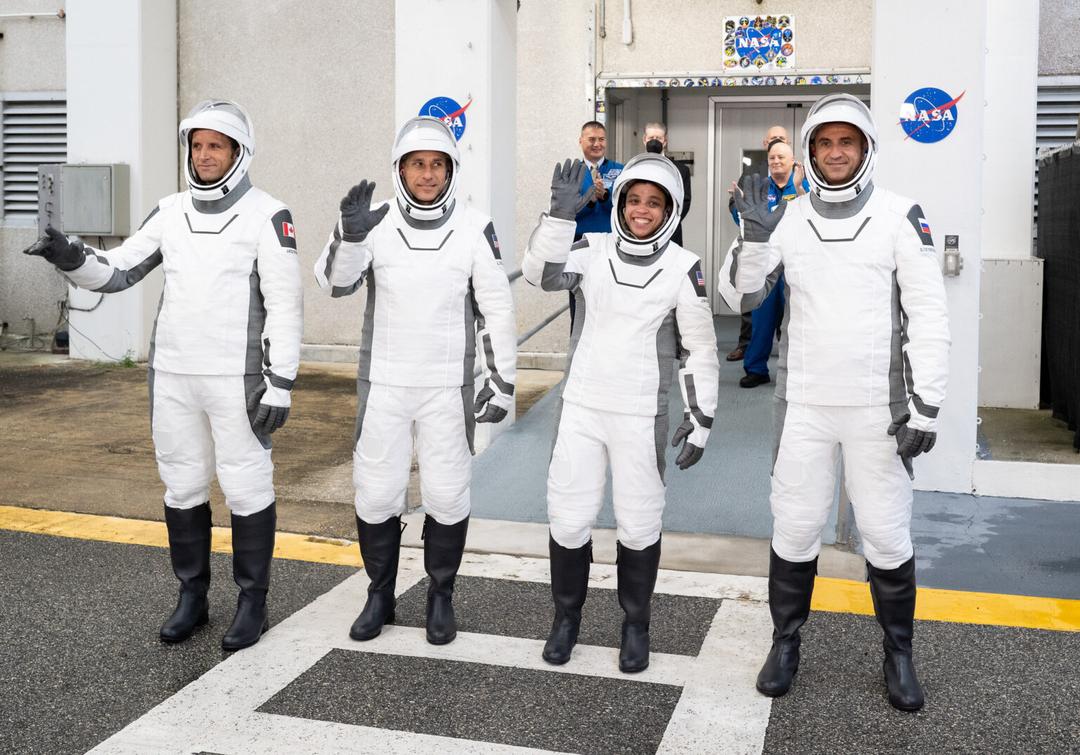 NASA: Llegan cuatro nuevos tripulantes a la Estación Espacial Internacional