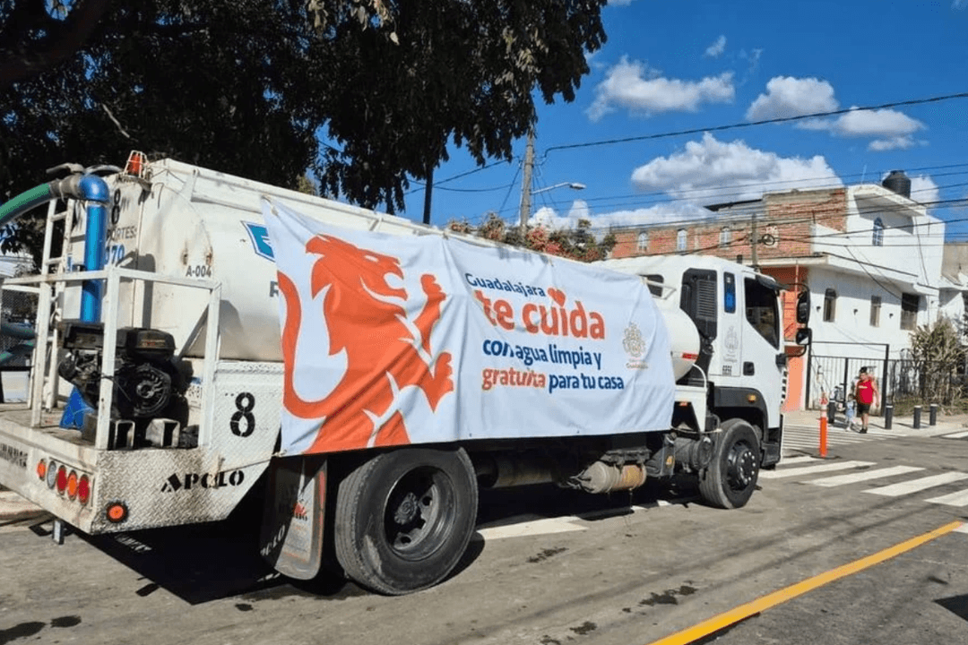 Guadalajara distribuye más de 2.2 millones de litros de agua gratuita