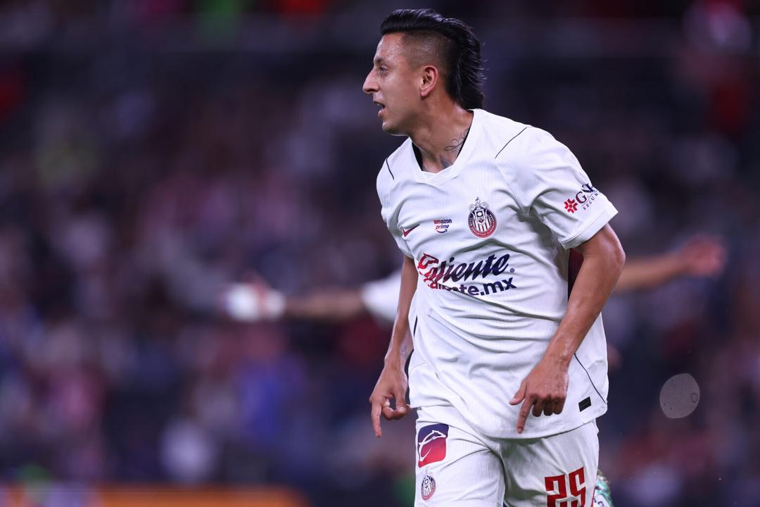 Chivas vence a Rayados en Monterrey en la J14